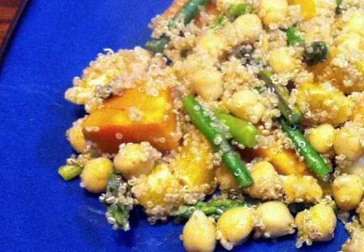 Orange Ingwer Quinoa mit Kichererbsen