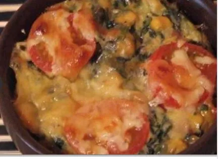 Spargel-Quiche mit einem Spaghetti-Kürbis-Boden