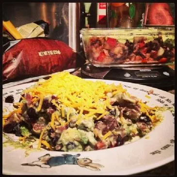 Hühnchen-, Avocado- & schwarze Bohnen-Dip oder vollständige Mahlzeit