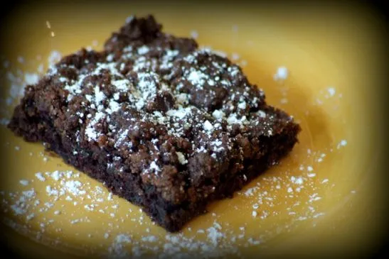 Zucchini-Schokoladenstückchen-Brownies