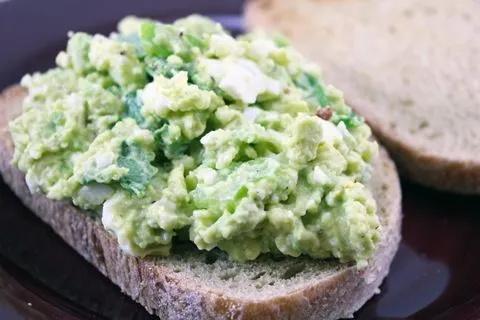 Avocado-Spinat-Eiersalat