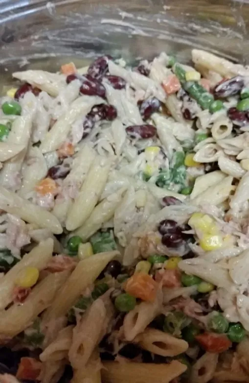 Cremiger italienischer Thunfisch-Pasta-Salat