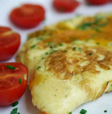 Omelette mit Schinken und grüner Paprika
