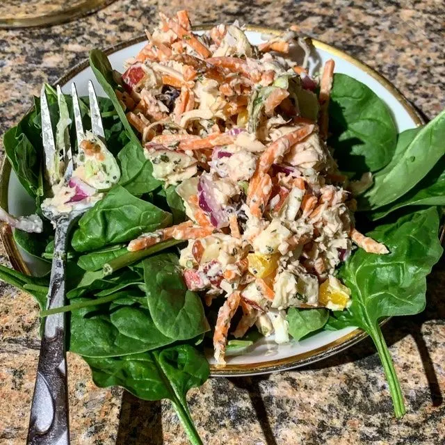 Thunfisch- und Karottensalat