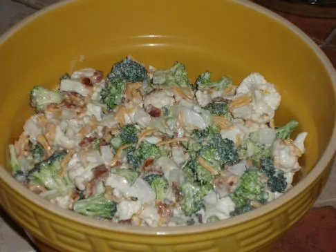 Brokkoli- und Blumenkohlsalat