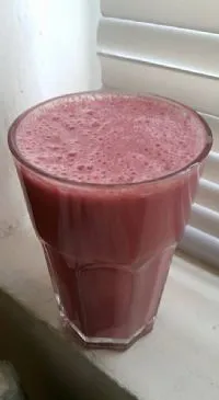 Rote-Bete-Kefir-Smoothie