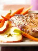 Ahornschweinefleisch und Äpfel