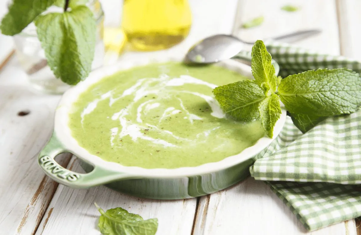 Gekühlte Gurken-Avocado-Suppe