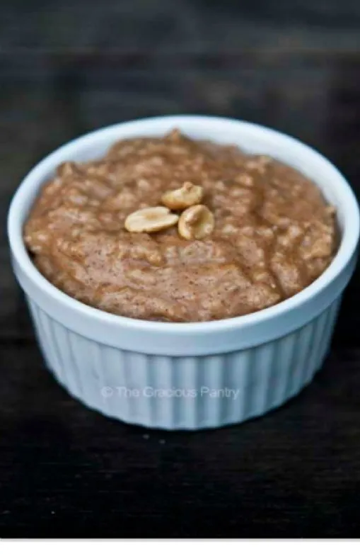 Haferflocken mit braunem Zucker und Zimt