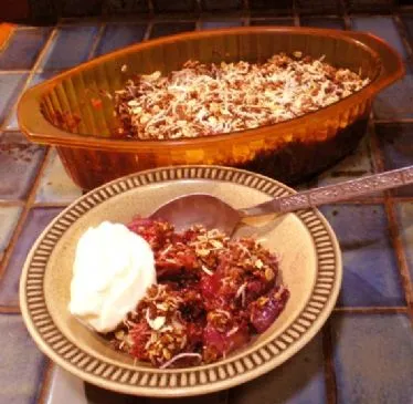 Besonderer Apfel-Beeren-Crumble