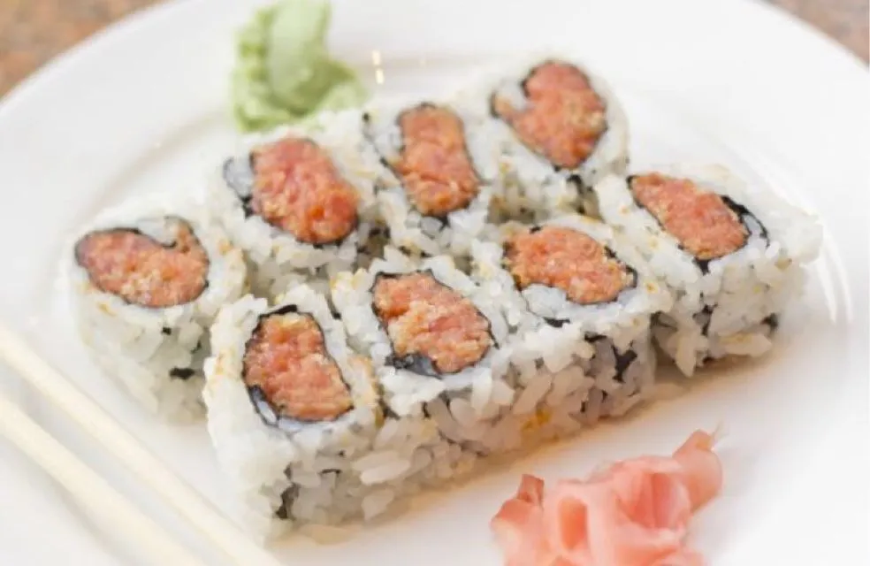 Würzige Thunfisch-Sushi-Rollen