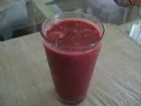 Cranberry-, Apfel-, Bananen- und Heidelbeer-Smoothies
