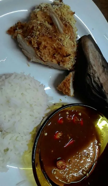 Gegrillte Hähnchenbrust mit Bröseln