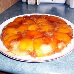 Pfirsich-Umdrehkuchen