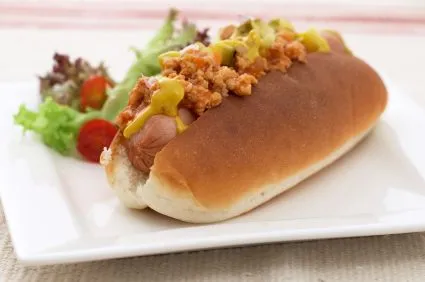 Käse-Salsa-Hotdog