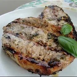 Basilikum-Knoblauch-Schweinekoteletts
