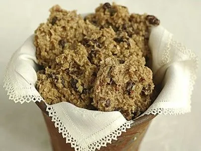 Überwiegend rohe Hafer-Rosinen-Riegel