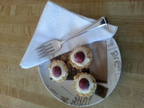 Zitronen-Himbeer-Törtchen