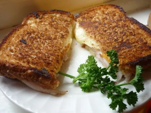 Gegrillter Käse mit Muenster, Colby & natriumarmer Hähnchenbrust