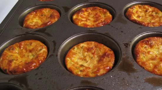 Zucchini- und Zwiebel-Ei-Muffins