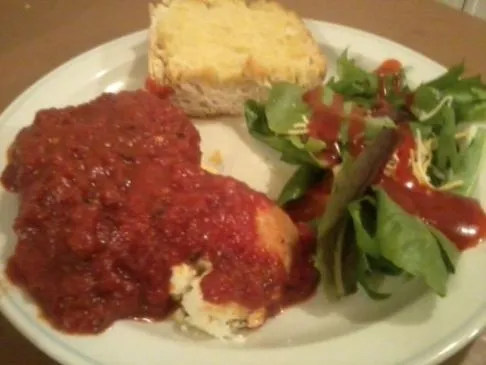 Italienisch gefülltes Hähnchen