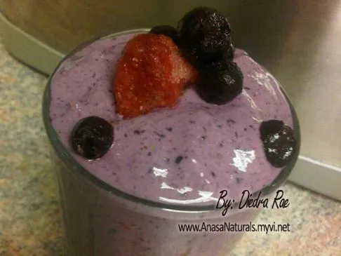 Erdbeer-Bananen-Blaubeer-Smoothie