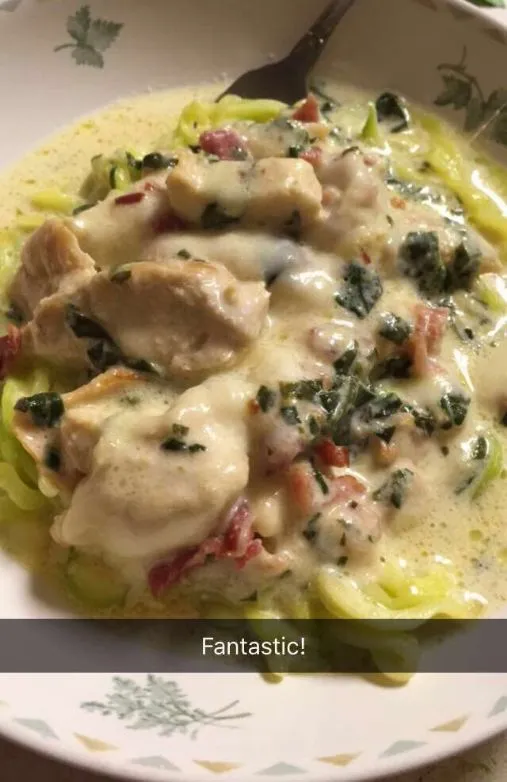 Zoodle Hähnchen Carbonara