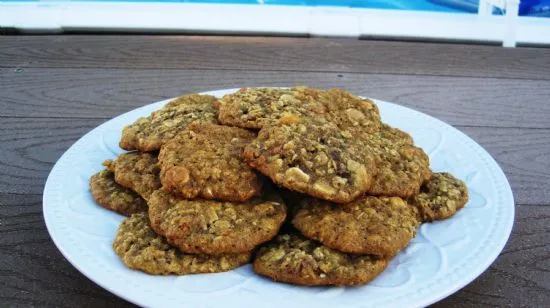 Cookies mit weißer Schokolade und Erdbeeren