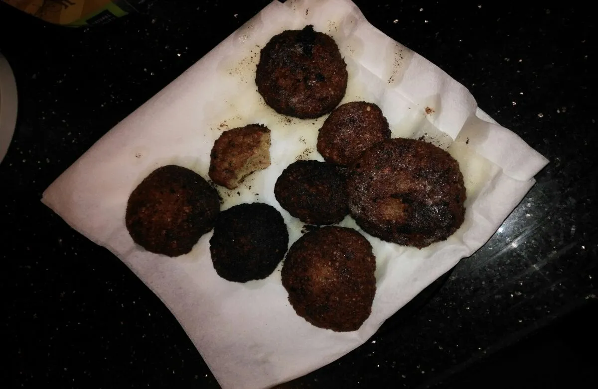 Leichte Thunfischkuchen (gebraten)