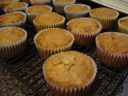 Eierlose Bananen-Nuss-Muffins