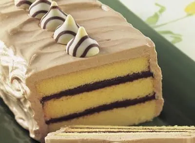 Hershey's Hugs und Kisses Pound Cake Torte