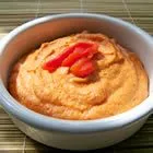 Fettarmer Knoblauch-Rotpaprika-Hummus