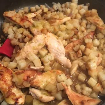 Hähnchen und Kartoffeln mit Salsa Verde
