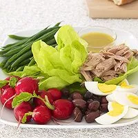 Zusammengestellter Thunfischsalat