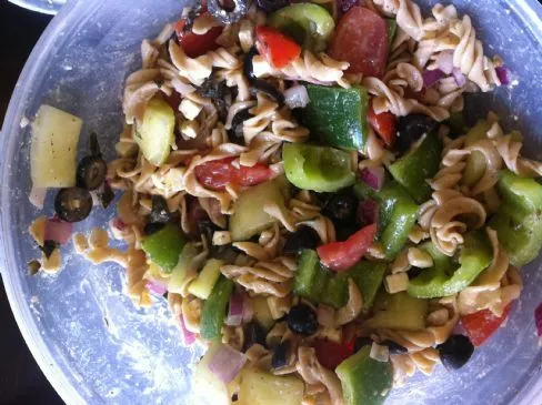 Griechischer Nudelsalat, hausgemachtes griechisches Dressing