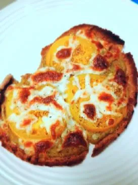 Kleine Tomatenpizzen für zwei