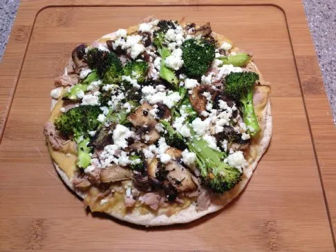 Hummus-Pita-Pizza