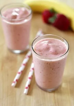 Erdbeer-Bananen-Haferflocken-Smoothie