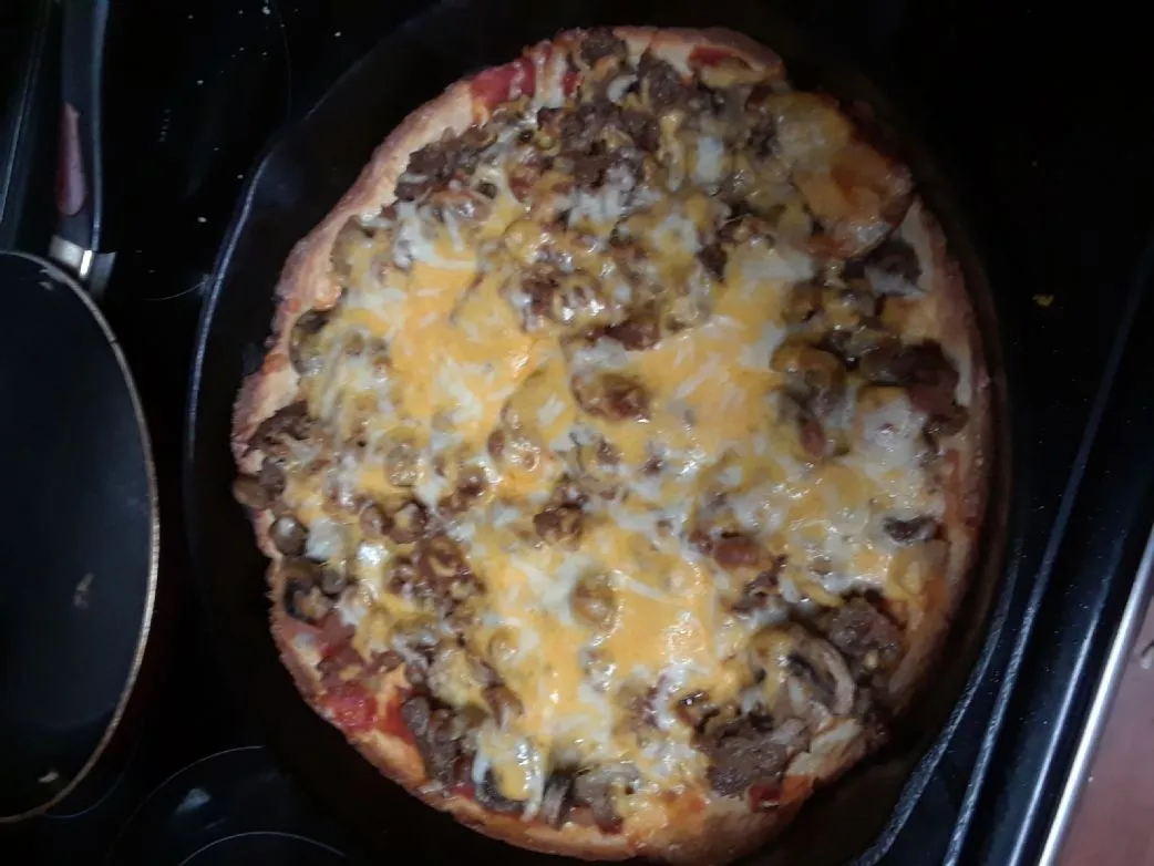 Keto Tiefdish-Pizza