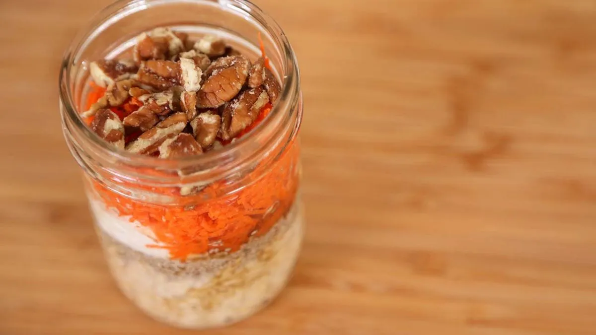 Übernacht-Haferflocken mit Karottenkuchen