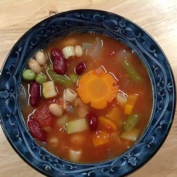 Fettarme Minestrone-Suppe (Vegan)