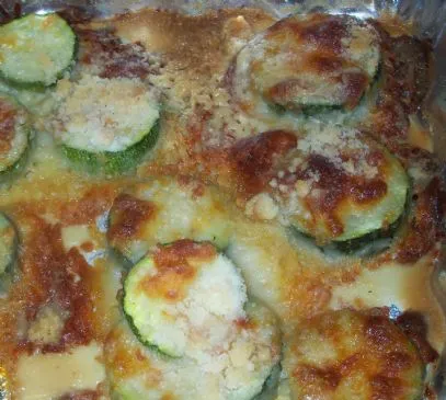 Im Ofen gebackene italienische Zucchini