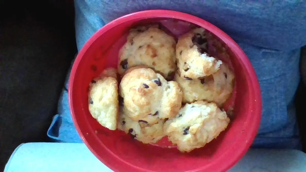 Low-Carb Schokoladenstückchen-Scones