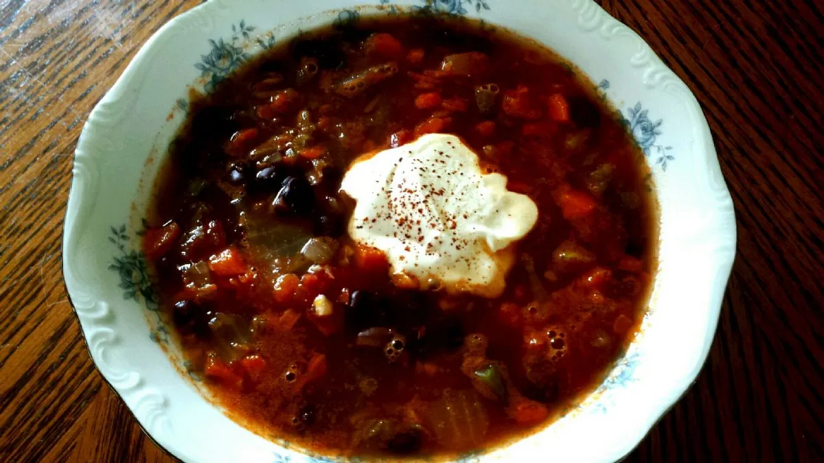 Schwarze-Bohnen-Salsa-Suppe