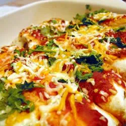 Enchiladas mit schwarzen Bohnen und Reis