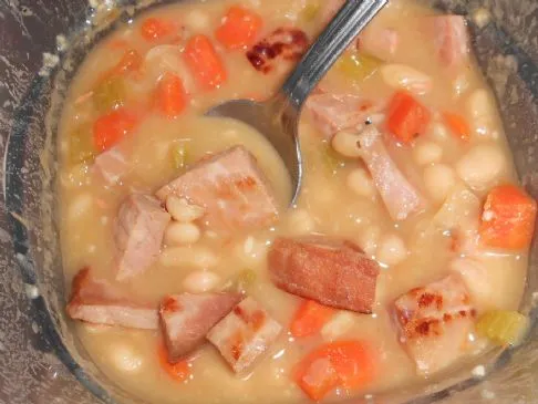Schinken- und Nordbohnensuppe
