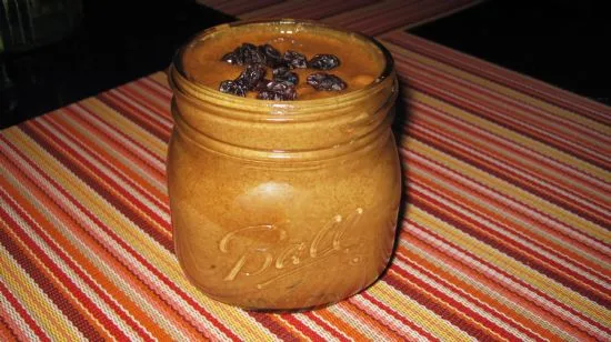 Zimt-Rosinen-Erdnussbutter