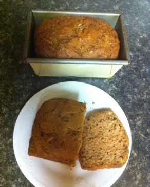 Gesünderes Zucchini-Apfelbrot