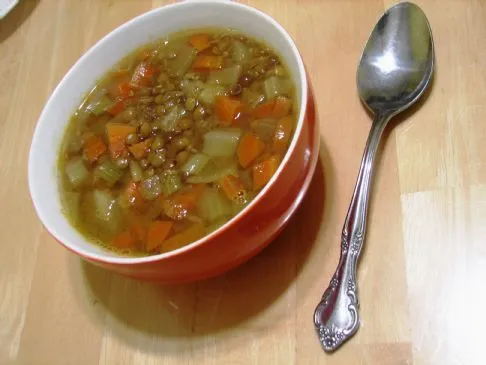 Linsensuppe mit Zitrone
