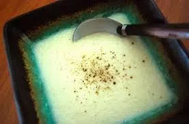 Rohcremesuppe aus Blumenkohl